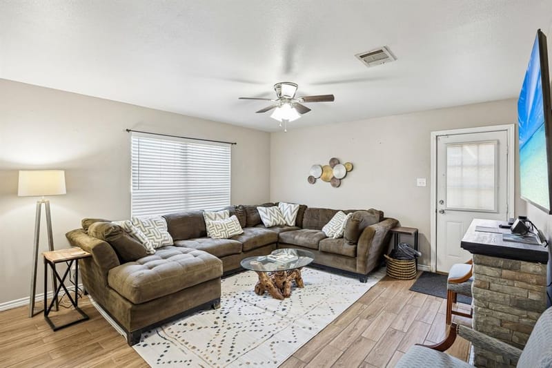 805 Phillips Street, Cleburne TX 76033 - Photo 7