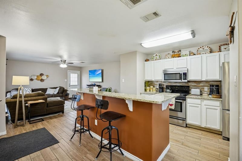 805 Phillips Street, Cleburne TX 76033 - Photo 9