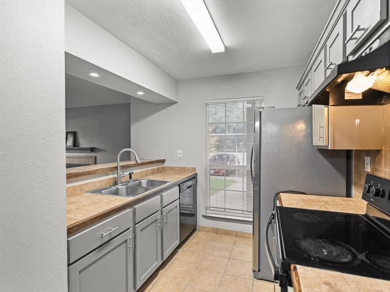 5981 Arapaho Road # 303, Dallas TX 75248 - Photo 3