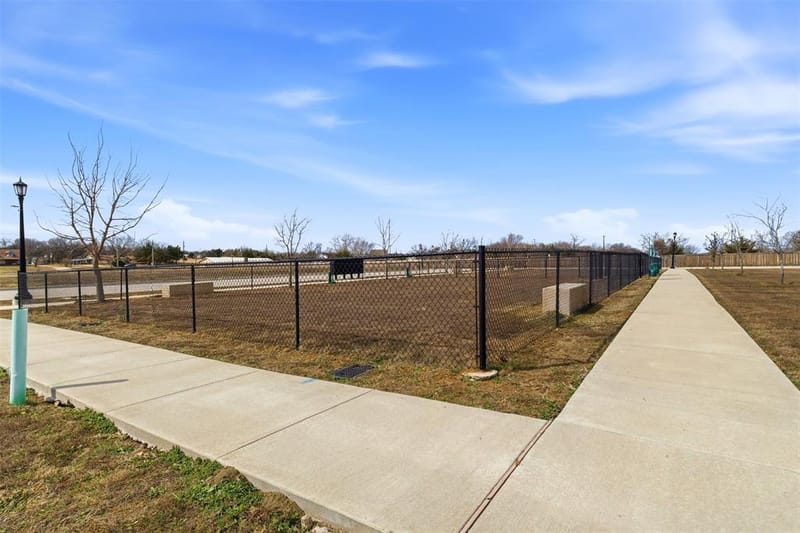 8902 Lowell Street, Rowlett TX 75089 - Photo 32