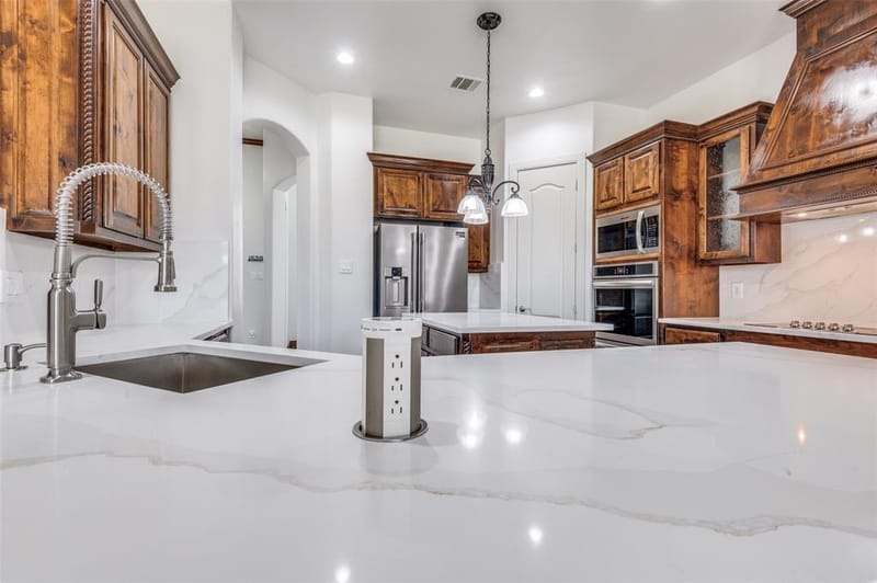 10009 Allen Mill Court, Fort Worth TX 76135 - Photo 8