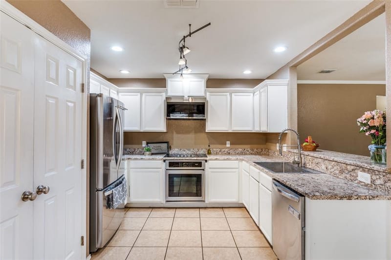 221 Rose Avenue, Cleburne TX 76033 - Photo 10
