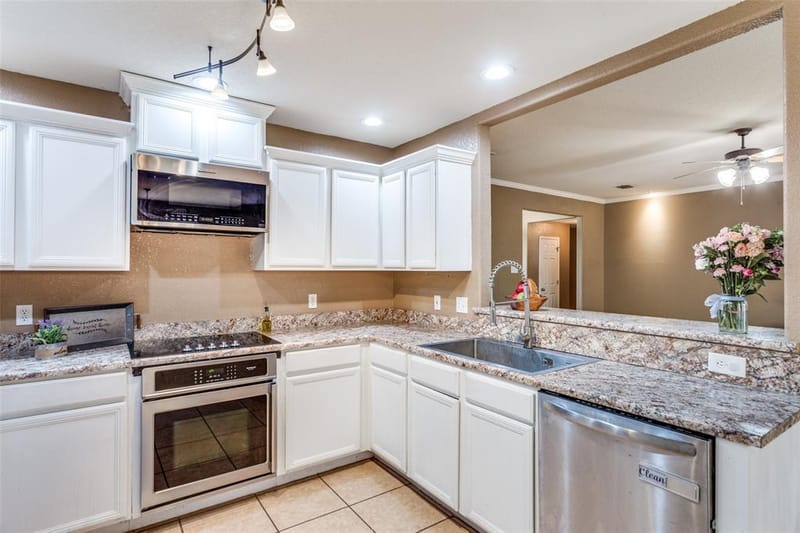 221 Rose Avenue, Cleburne TX 76033 - Photo 11