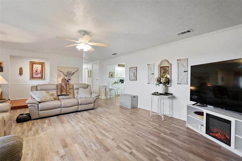 201 Colonial Circle, Athens TX 75751 - Photo 6