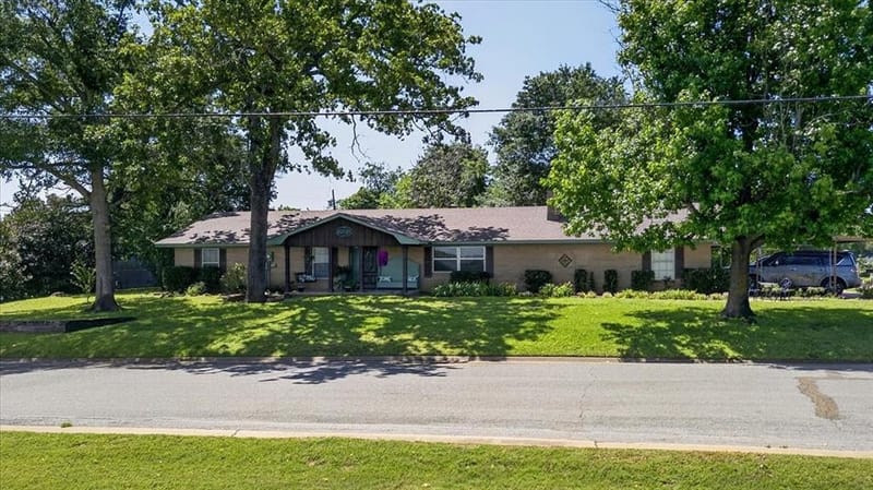 201 Colonial Circle, Athens TX 75751 - Photo 3
