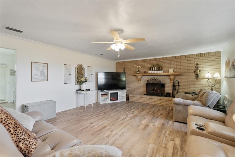 201 Colonial Circle, Athens TX 75751