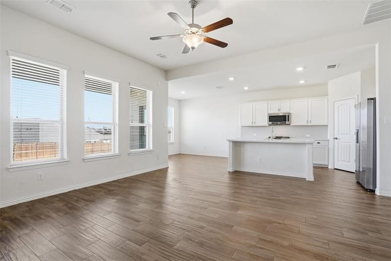 8405 Sweet Flag Lane, Fort Worth TX 76123 - Photo 7