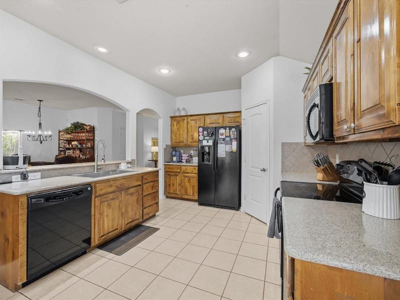 211 Carriage Drive, Willow Park TX 76087 - Photo 6