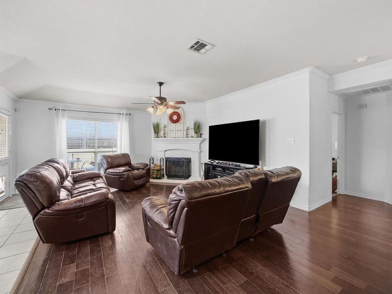 211 Carriage Drive, Willow Park TX 76087 - Photo 12
