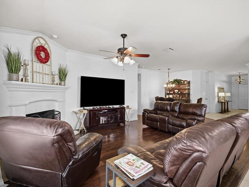211 Carriage Drive, Willow Park TX 76087 - Photo 11