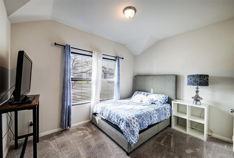 905 Avagail Avenue, Springtown TX 76082 - Photo 5