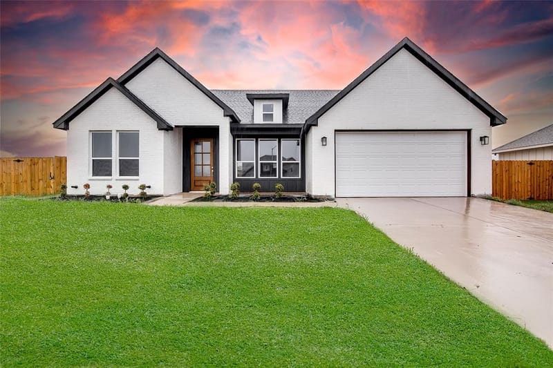 204 High Ridge Court, Godley TX 76044