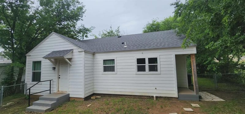 903 SW 5th Avenue SW, Mineral Wells TX 76067 - Photo 3