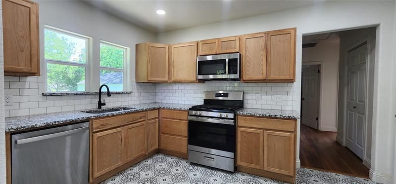 903 SW 5th Avenue SW, Mineral Wells TX 76067 - Photo 9
