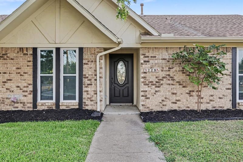 229 S Heartz Road, Coppell TX 75019 - Photo 2