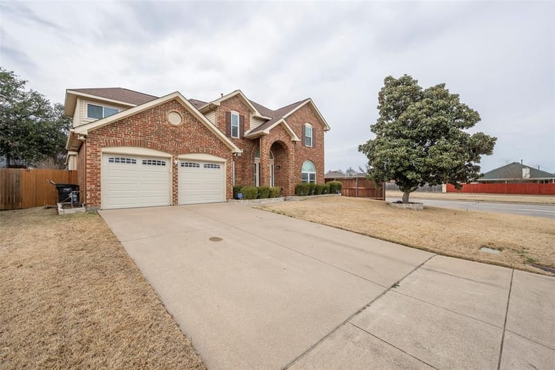 7600 Greengage Drive, Fort Worth TX 76133 - Photo 2