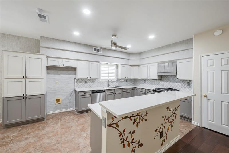 7600 Greengage Drive, Fort Worth TX 76133 - Photo 7