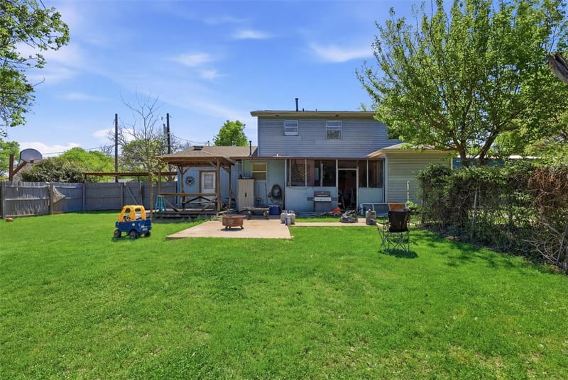 500 W Rucker Street, Granbury TX 76048 - Photo 23
