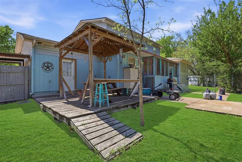 500 W Rucker Street, Granbury TX 76048 - Photo 27