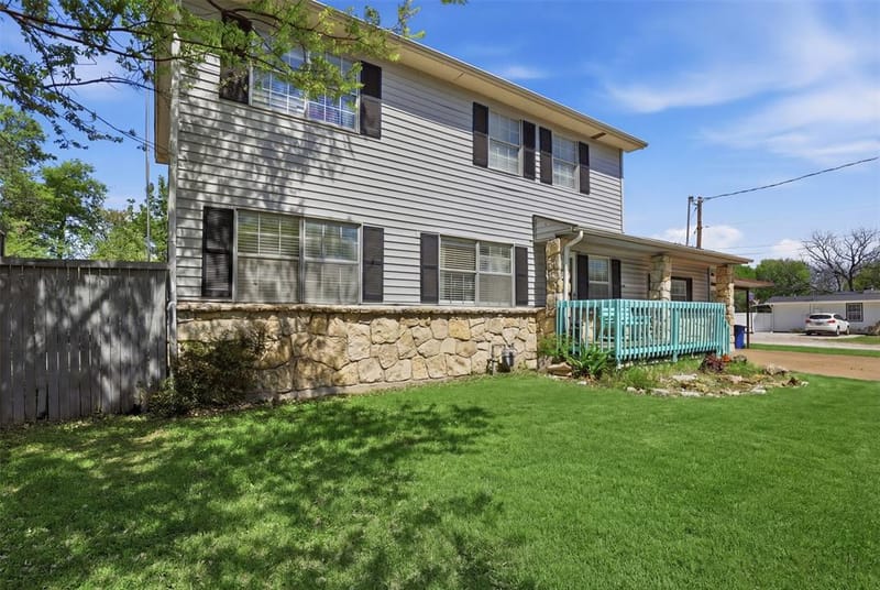 500 W Rucker Street, Granbury TX 76048 - Photo 2