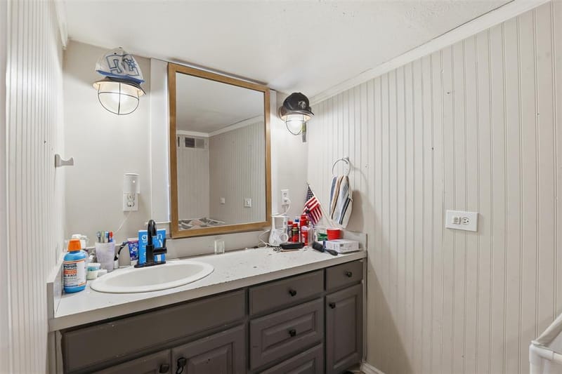 500 W Rucker Street, Granbury TX 76048 - Photo 17