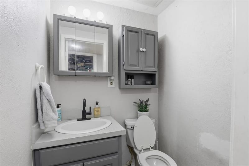 500 W Rucker Street, Granbury TX 76048 - Photo 16