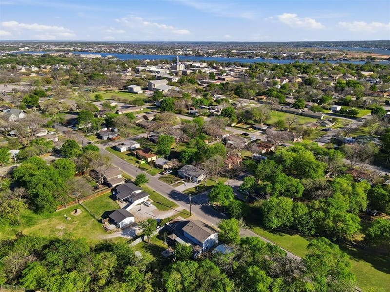 500 W Rucker Street, Granbury TX 76048 - Photo 28