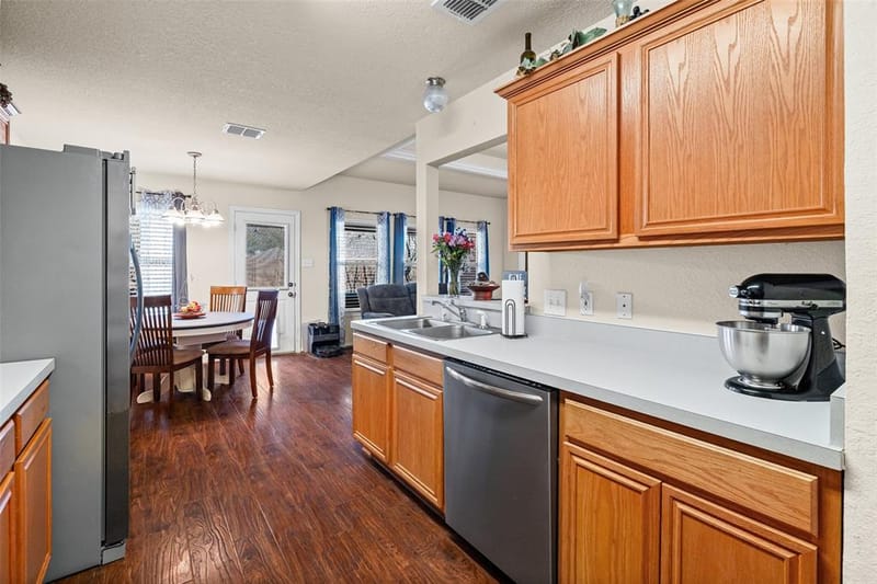 717 Rambling Court, Granbury TX 76049 - Photo 9