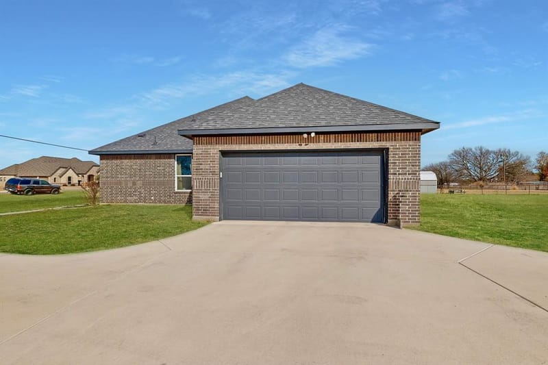 129 Altom Road, Springtown TX 76082 - Photo 3