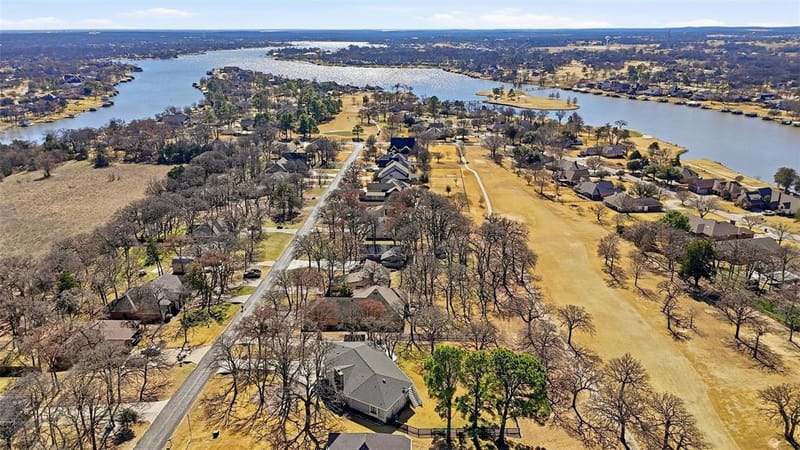 231 Cayuga Trail, Lake Kiowa TX 76240 - Photo 27