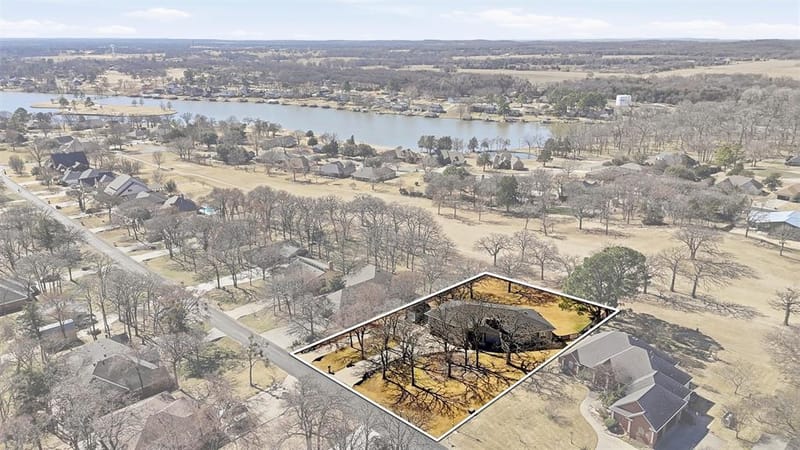 231 Cayuga Trail, Lake Kiowa TX 76240 - Photo 25