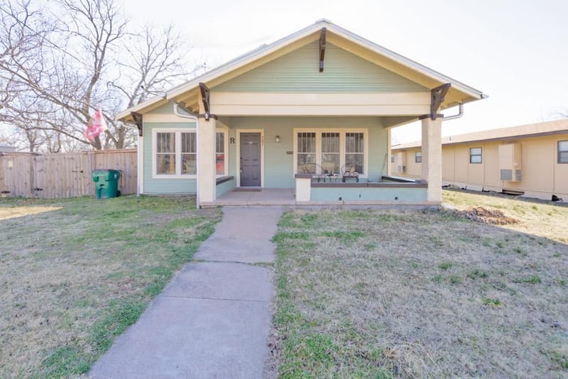 701 N Mason Street, Bowie TX 76230