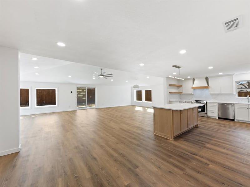 3616 Woodleigh Drive, Dallas TX 75229 - Photo 4