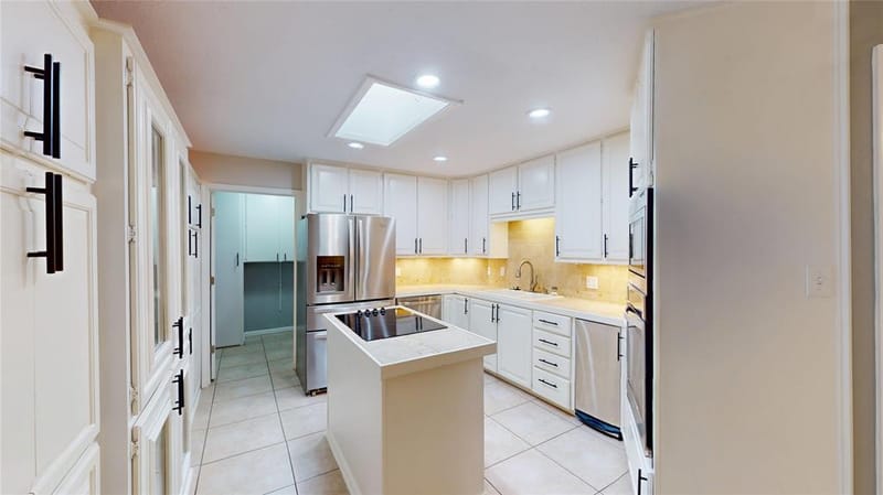 6920 Westover Drive, Granbury TX 76049 - Photo 9