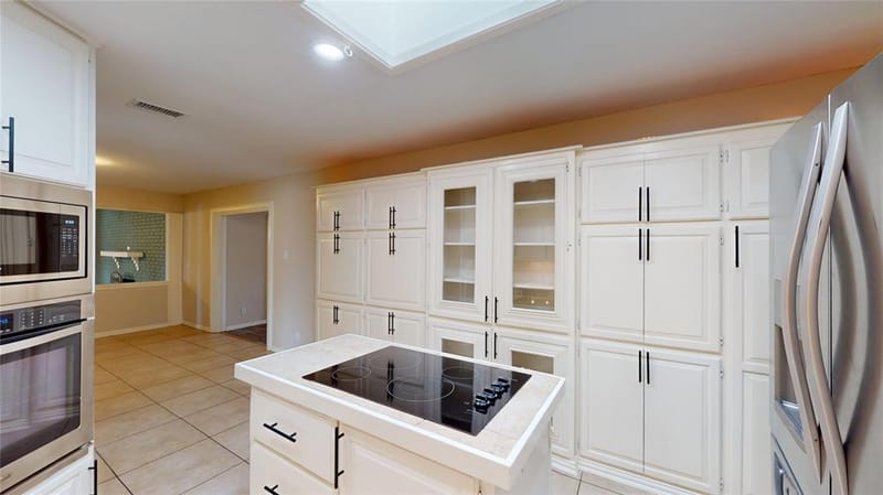 6920 Westover Drive, Granbury TX 76049 - Photo 10