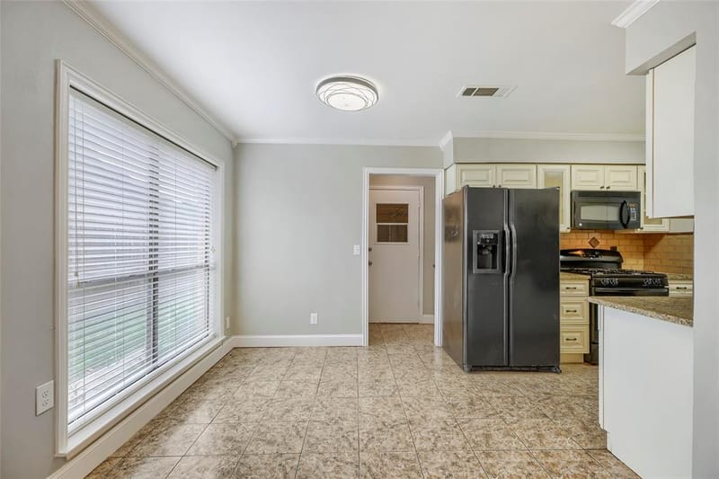 8631 Charing Cross Lane, Dallas TX 75238 - Photo 11