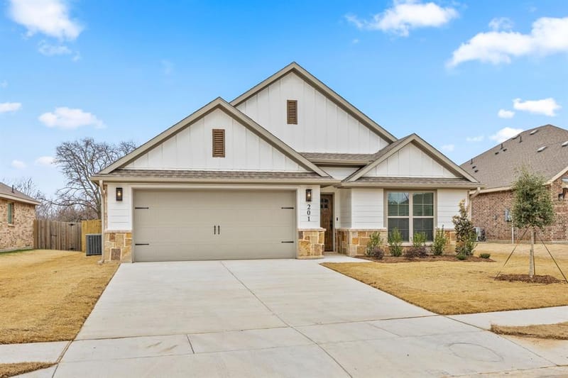 1401 Oak Valley, Denton TX 76209 - Photo 2