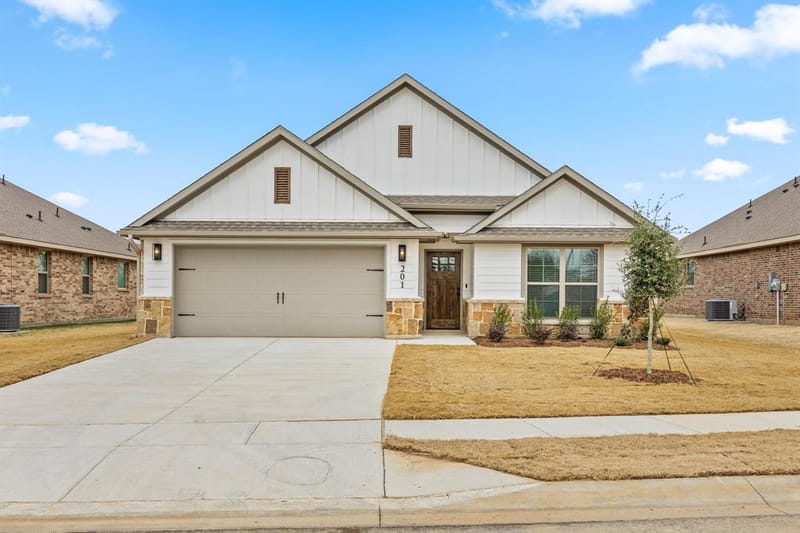 1401 Oak Valley, Denton TX 76209