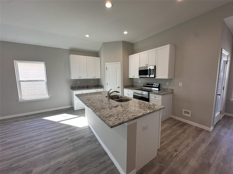 4704 Delano Street, Greenville TX 75401 - Photo 7