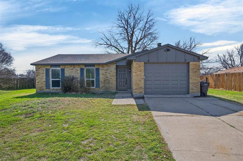 2308 Foxglen Court, Fort Worth TX 76131
