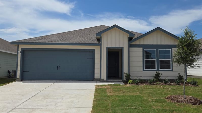 328 Whispering Pine Drive, Royse City TX 75189