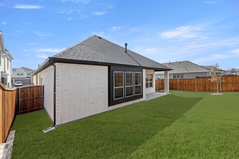 8505 Watersway Drive, Rowlett TX 75088 - Photo 33