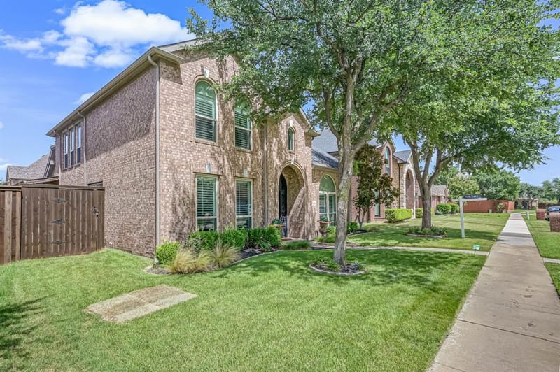 11261 Tenison Lane, Frisco TX 75033 - Photo 2