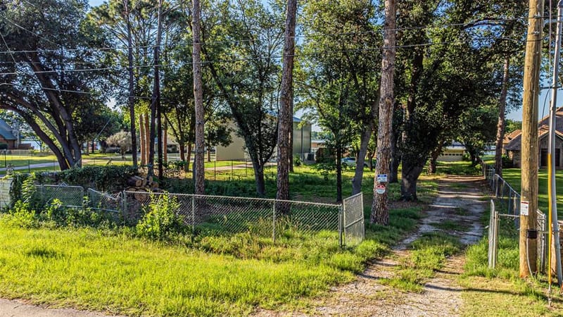 1712 Island Village Court, Granbury TX 76048 - Photo 13