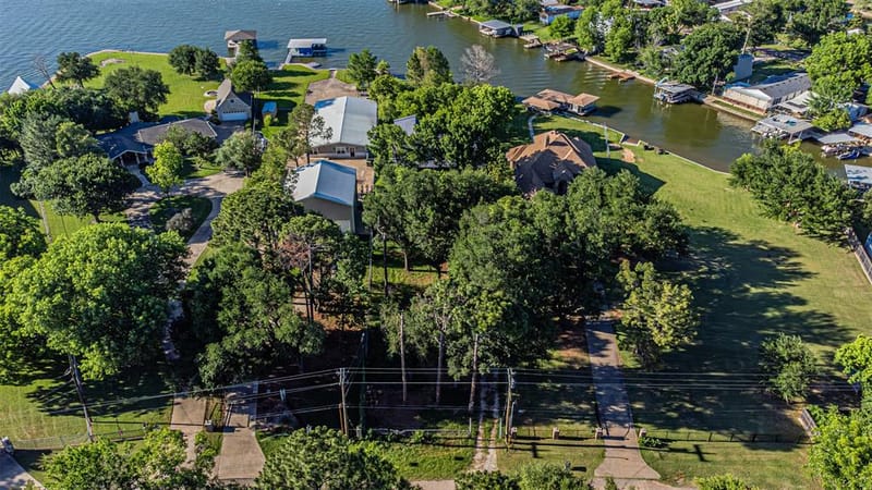 1712 Island Village Court, Granbury TX 76048 - Photo 8