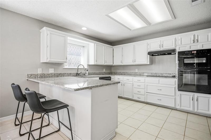 6009 Kenilworth Drive, Arlington TX 76001 - Photo 11