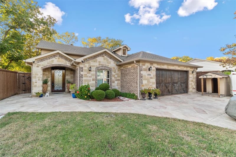 1006 Manning Street, Grand Prairie TX 75051 - Photo 3