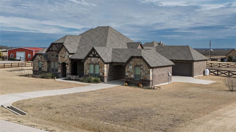 9111 Iron Mountain Trail, Justin TX 76247 - Photo 4