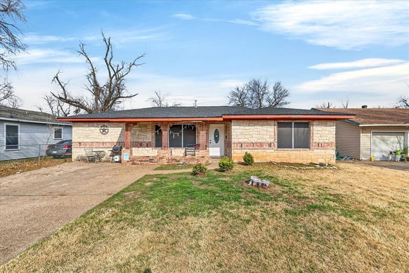 1115 Fisher Street, Bellmead TX 76705
