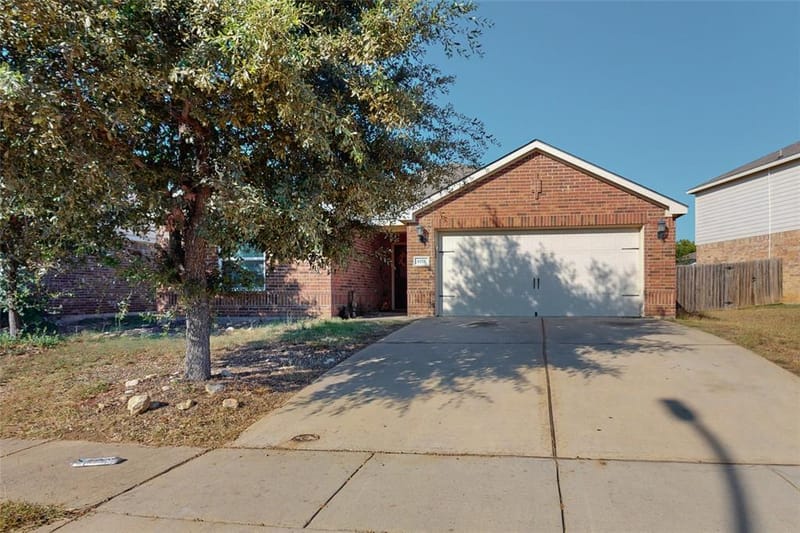 6133 Chalk Hollow Drive, Fort Worth TX 76179